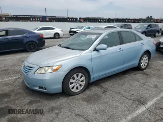 2008 Toyota Camry LE z VIN 4T1BK46K28U573016, wystawiony jako Copart lot #58668235 z przebiegiem 184 534 mil mil oraz Czysty tytuł • Clean title. Historia ofert i sprzedaży dostępna na DreamBid. Obrazek 1.