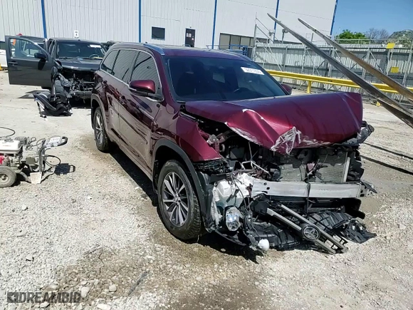 2018 Toyota Highlander SE with VIN 5TDJZRFH4JS833438, listed as a Copart auction lot 52311635 with 92,205 mi miles and Salvage Title. Bid and sale history available at carsss.com. Image 15.