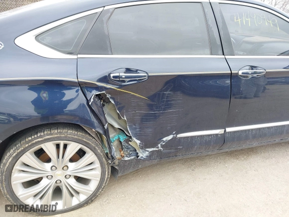 2015 Chevrolet Impala LTZ with VIN 2G1165S36F9149382, listed as a IAAI auction lot 41481211 with 195,516 mi miles. Bid and sale history available at carsss.com. Image 6.