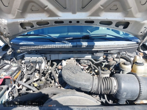 2005 Ford F-150 STX with VIN 1FTRX14W75FB45211, listed as a IAAI auction lot 41998529 with 325,970 mi miles. Bid and sale history available at carsss.com. Image 10.