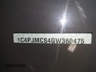 2016 Jeep Cherokee Latitude with VIN 1C4PJMCS4GW360475, listed as a IAAI auction lot 41479053 with 154,554 mi miles. Bid and sale history available at carsss.com. Image 18.