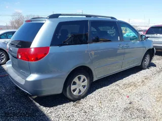 2007 Toyota Sienna CE with VIN 5TDZK23CX7S095404, listed as a IAAI auction lot 41697031 with 105,832 mi miles. Bid and sale history available at carsss.com. Image 4.
