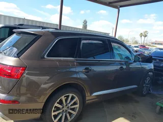 2018 Audi Q7 Premium Plus z VIN WA1LHAF79JD044647, wystawiony jako IAAI lot #41666009 z przebiegiem 60 087 mil mil oraz . Historia ofert i sprzedaży dostępna na DreamBid. Obrazek 13.