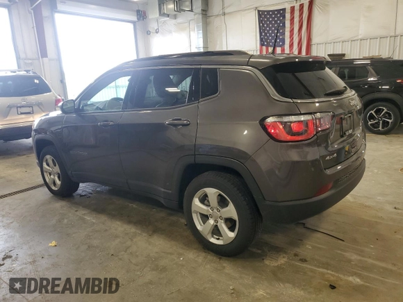 2018 Jeep Compass Latitude z VIN 3C4NJDBB0JT482336, wystawiony jako Copart lot #55093735 z przebiegiem 64 965 mil mil oraz Nie do naprawy. Historia ofert i sprzedaży dostępna na DreamBid. Obrazek 2.