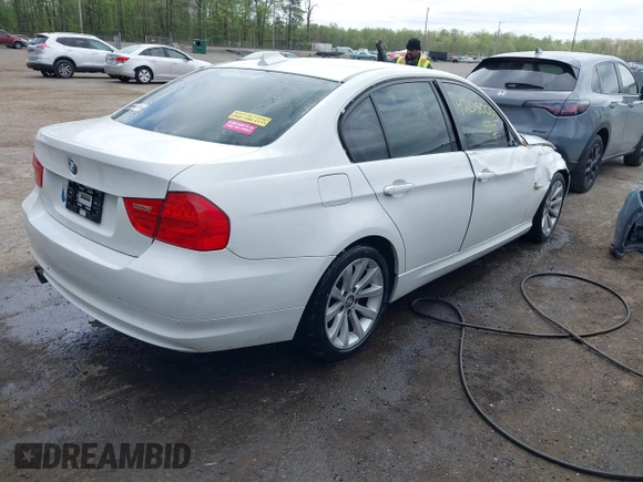 2011 BMW 3 Series 328i xDrive with VIN WBAPK7C58BA820717, listed as a IAAI auction lot 42080003 with 213,034 mi miles. Bid and sale history available at carsss.com. Image 4.