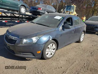 2014 Chevrolet Cruze LS z VIN 1G1PA5SGXE7195888, wystawiony jako IAAI lot #40807679 z przebiegiem 163 947 mil mil oraz . Historia ofert i sprzedaży dostępna na DreamBid. Obrazek 2.