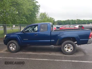 2006 Toyota Tacoma z VIN 5TEUU42N16Z235070, wystawiony jako IAAI lot #42306787 z przebiegiem 323 563 mil mil oraz . Historia ofert i sprzedaży dostępna na DreamBid. Obrazek 14.