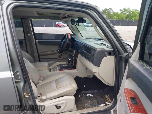 2007 Jeep Commander Limited with VIN 1J8HH58297C636318, listed as a IAAI auction lot 42105138 with 149,972 mi miles and . Bid and sale history available at DreamBid. Image 5.