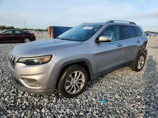 2019 Jeep Cherokee Latitude Plus z VIN 1C4PJLLB2KD202411, wystawiony jako Copart lot #61340485 z przebiegiem 67 702 mil mil oraz Nie do naprawy • Non repairable. Historia ofert i sprzedaży dostępna na DreamBid. Obrazek 1.