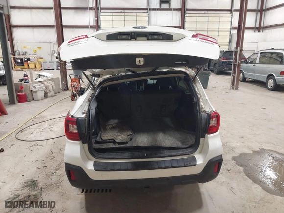 2018 Subaru Outback Premium with VIN 4S4BSACC4J3202317, listed as a IAAI auction lot 41140550 with 97,059 mi miles. Bid and sale history available at carsss.com. Image 17.