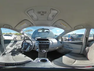 2017 Toyota Prius Two z VIN JTDZN3EUXHJ057687, wystawiony jako Copart lot #57593435 z przebiegiem Nie podano mil oraz Szkoda całkowita • Salvage title. Historia ofert i sprzedaży dostępna na DreamBid. Obrazek 15.