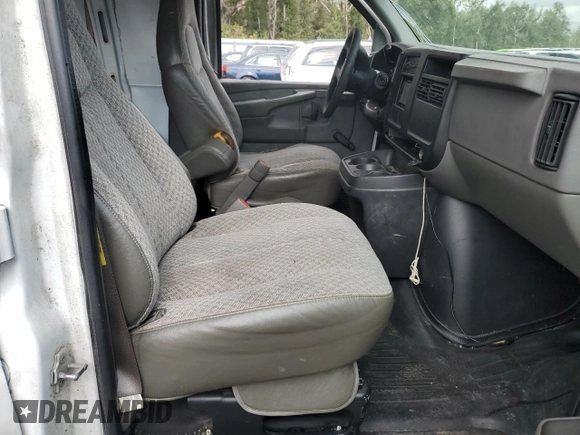 2006 GMC Savana Cargo Van with VIN 1GTGG29V361128837, listed as a Copart auction lot 83982074 with 0 mi miles and Salvage Title. Bid and sale history available at carsss.com. Image 7.