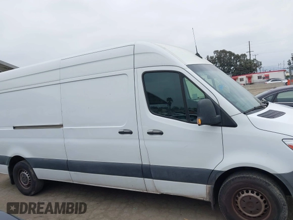 2021 Mercedes-Benz Sprinter Cargo with VIN W1W40CHY4MT054679, listed as a IAAI auction lot 42078941 with 148,214 mi miles. Bid and sale history available at carsss.com. Image 13.