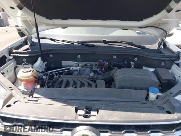 2018 Volkswagen Atlas SE with VIN 1V2DR2CA3JC580575, listed as a IAAI auction lot 41939880 with 66,526 mi miles and . Bid and sale history available at DreamBid. Image 10.