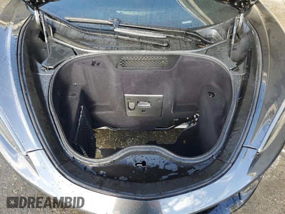 2023 McLaren GT z VIN SBM22GCAXPW002692, wystawiony jako Copart lot #41496504 z przebiegiem Nie podano mil oraz . Historia ofert i sprzedaży dostępna na DreamBid. Obrazek 12.