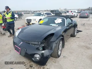 2007 Pontiac Solstice z VIN 1G2MB35B87Y135895, wystawiony jako IAAI lot #41733986 z przebiegiem 50 109 mil mil oraz . Historia ofert i sprzedaży dostępna na DreamBid. Obrazek 2.