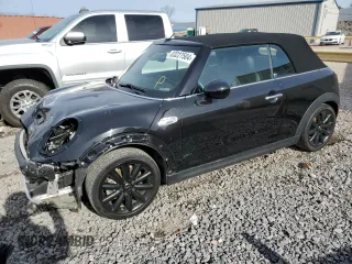 2019 MINI Convertible Cooper S with VIN WMWWG9C57K3D22847, listed as a Copart auction lot 83227504 with 39,137 mi miles and Salvage Title. Bid and sale history available at carsss.com. Image 1.