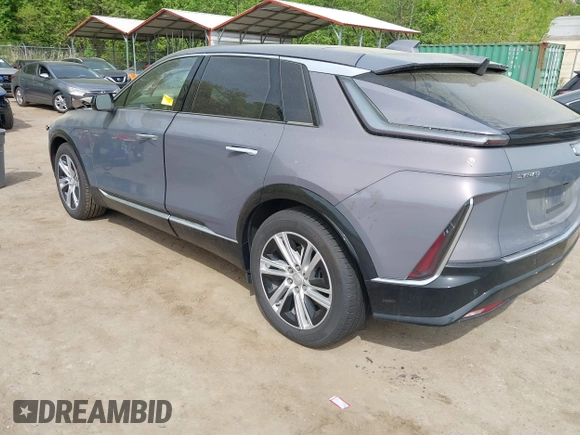 2024 Cadillac LYRIQ z VIN 1GYKPMRLXRZ141816, wystawiony jako IAAI lot #42113732 z przebiegiem 7 704 mil mil oraz . Historia ofert i sprzedaży dostępna na DreamBid. Obrazek 3.