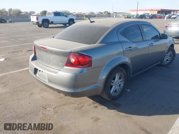 2012 Dodge Avenger SXT z VIN 1C3CDZCB6CN223500, wystawiony jako IAAI lot #41262587 z przebiegiem 166 085 mil mil oraz . Historia ofert i sprzedaży dostępna na DreamBid. Obrazek 4.