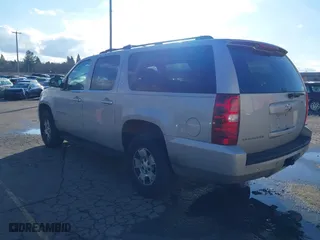 2009 Chevrolet Suburban LT w/2LT with VIN 1GNFC26099R177554, listed as a IAAI auction lot 38664519 with 311,063 mi miles. Bid and sale history available at carsss.com. Image 3.