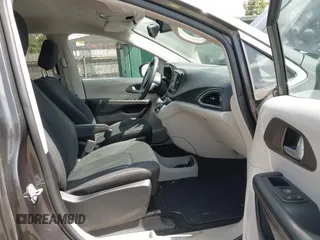 2017 Chrysler Pacifica Touring with VIN 2C4RC1DG1HR571607, listed as a IAAI auction lot 42454025 with 130,601 mi miles and . Bid and sale history available at DreamBid. Image 5.