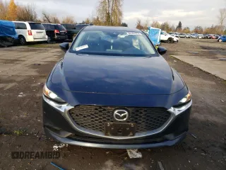 2022 Mazda 3 S z VIN JM1BPAAL1N1506795, wystawiony jako Copart lot #82496954 z przebiegiem 18 693 mil mil oraz Szkoda całkowita • Salvage title. Historia ofert i sprzedaży dostępna na DreamBid. Obrazek 5.