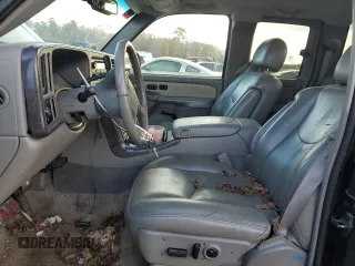 2003 GMC Sierra Denali z VIN 2GTFK69U031261036, wystawiony jako Copart lot #75353324 z przebiegiem 192 762 mil mil oraz Szkody całkowita. Historia ofert i sprzedaży dostępna na DreamBid. Obrazek 7.