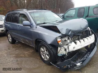 2005 Toyota Highlander with VIN JTEDP21A850051491, listed as a IAAI auction lot 41770008 with 211,358 mi miles. Bid and sale history available at carsss.com. Image 1.