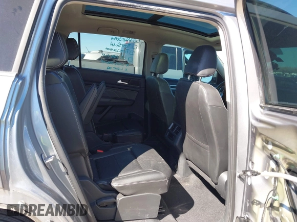 2023 Volkswagen Atlas SE z VIN 1V2JR2CA4PC526973, wystawiony jako IAAI lot #41712167 z przebiegiem 77 370 mil mil oraz . Historia ofert i sprzedaży dostępna na DreamBid. Obrazek 8.