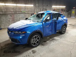 2024 Alfa Romeo Tonale Ti z VIN ZASPATCW0R3039314, wystawiony jako Copart lot #84372224 z przebiegiem Nie podano mil oraz Szkody całkowita. Historia ofert i sprzedaży dostępna na DreamBid. Obrazek 1.