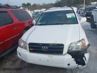 2006 Toyota Highlander w/3rd Row with VIN JTEEP21A560159637, listed as a IAAI auction lot 41628990 with 116,042 mi miles. Bid and sale history available at carsss.com. Image 11.