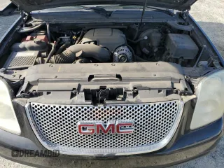 2007 GMC Yukon Denali z VIN 1GKFK63877J235917, wystawiony jako Copart lot #57445735 z przebiegiem 253 961 mil mil oraz Czysty tytuł • Clean title. Historia ofert i sprzedaży dostępna na DreamBid. Obrazek 12.