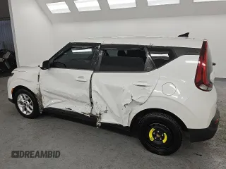 2022 Kia Soul LX with VIN KNDJ23AU5N7172234, listed as a Copart auction lot 47651605 with 45,890 mi miles and Clean Title. Bid and sale history available at carsss.com. Image 2.
