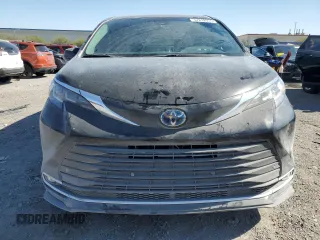2021 Toyota Sienna XLE with VIN 5TDYRKEC1MS064669, listed as a Copart auction lot 57818955 with 120,181 mi miles and Salvage title. Bid and sale history available at DreamBid. Image 5.