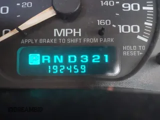 2002 Chevrolet Suburban LS z VIN 3GNEC16Z62G255198, wystawiony jako IAAI lot #42312829 z przebiegiem 192 459 mil mil oraz . Historia ofert i sprzedaży dostępna na DreamBid. Obrazek 15.