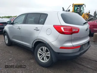 2011 Kia Sportage LX z VIN KNDPB3A24B7099054, wystawiony jako IAAI lot #42358614 z przebiegiem 211 143 mil mil oraz . Historia ofert i sprzedaży dostępna na DreamBid. Obrazek 3.