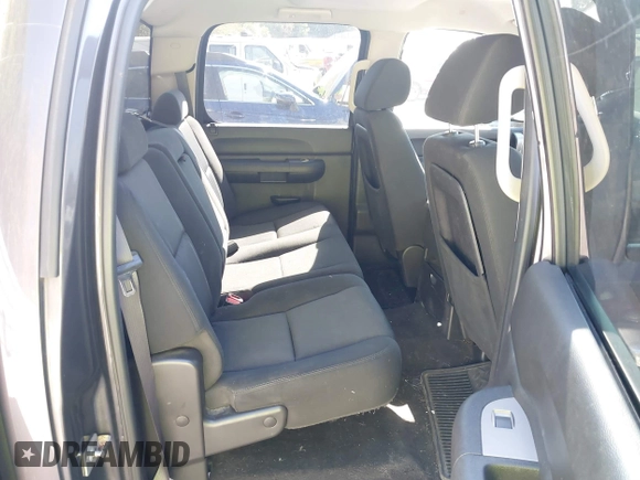 2011 Chevrolet Silverado 1500 LT with VIN 1GCPKSE37BF135726, listed as a IAAI auction lot 40485051 with 137,662 mi miles and . Bid and sale history available at DreamBid. Image 8.