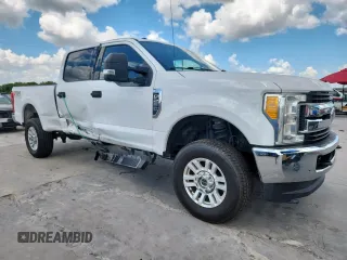 2018 Ford F-250 XL z VIN 1FT7W2B64JEC61730, wystawiony jako Copart lot #61922135 z przebiegiem 176 035 mil mil oraz Szkoda całkowita • Salvage title. Historia ofert i sprzedaży dostępna na DreamBid. Obrazek 4.