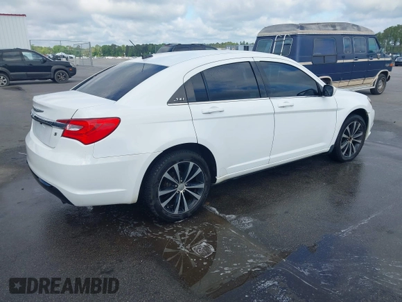 2014 Chrysler 200 Touring with VIN 1C3CCBBB8EN131898, listed as a IAAI auction lot 42009456 with 227,738 mi miles. Bid and sale history available at carsss.com. Image 4.