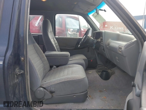 1994 Ford Ranger Splash with VIN 1FTCR14U6RPA45714, listed as a IAAI auction lot 41929992 with 560,285 mi miles. Bid and sale history available at carsss.com. Image 5.