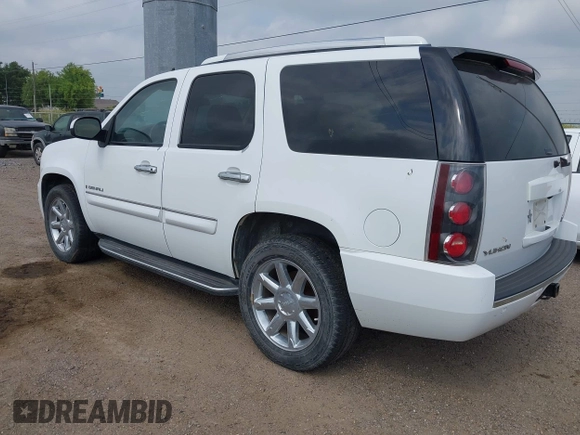 2007 GMC Yukon Denali z VIN 1GKFK63807J246645, wystawiony jako IAAI lot #42290133 z przebiegiem 187 480 mil mil oraz . Historia ofert i sprzedaży dostępna na DreamBid. Obrazek 3.