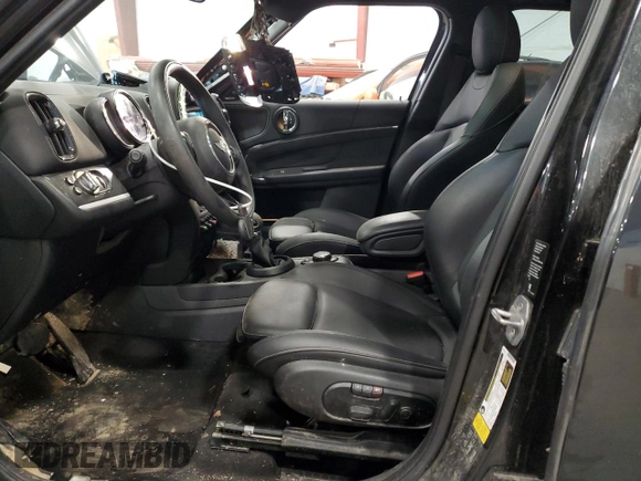 2018 MINI Countryman Cooper S with VIN WMZYT5C39J3E62282, listed as a Copart auction lot 53052945 with 32,103 mi miles and Salvage title. Bid and sale history available at DreamBid. Image 7.