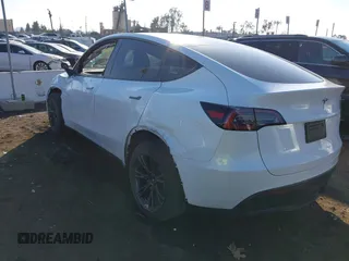 2024 Tesla Model Y Long Range with VIN 7SAYGDEE0RF209847, listed as a IAAI auction lot 41447620 with 7,646 mi miles and . Bid and sale history available at DreamBid. Image 3.