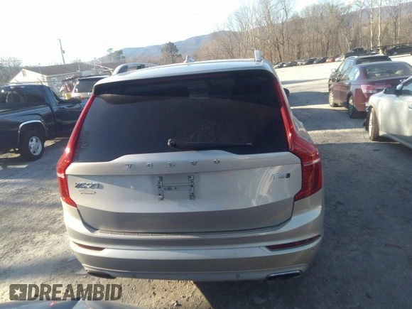 2016 Volvo XC90 T6 Momentum with VIN YV4A22PK7G1034763, listed as a IAAI auction lot 41590080 with 132,508 mi miles. Bid and sale history available at carsss.com. Image 16.