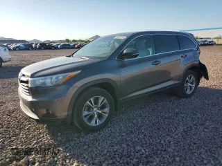 2015 Toyota Highlander LE z VIN 5TDBKRFH1FS122005, wystawiony jako Copart lot #64464145 z przebiegiem 143 042 mil mil oraz Szkoda całkowita • Salvage title. Historia ofert i sprzedaży dostępna na DreamBid. Obrazek 1.