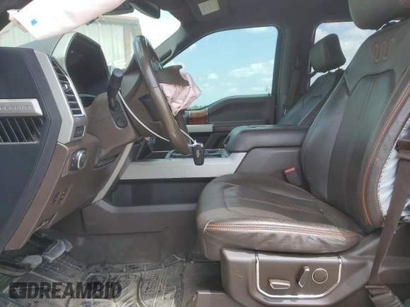 2017 Ford F-250 Lariat z VIN 1FT7W2BT6HEC53709, wystawiony jako Copart lot #54192075 z przebiegiem 272 966 mil mil oraz Szkoda całkowita • Salvage title. Historia ofert i sprzedaży dostępna na DreamBid. Obrazek 7.