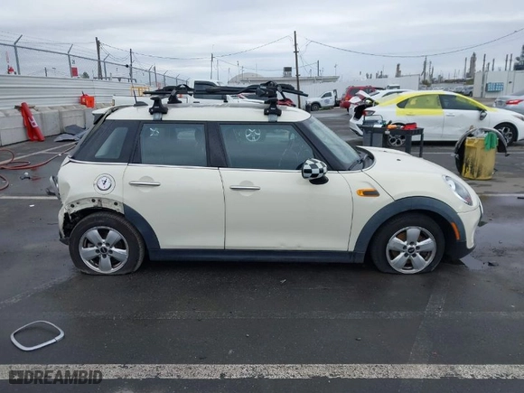 2016 MINI Cooper Hardtop 4 Door with VIN WMWXU1C50G2D09689, listed as a IAAI auction lot 41773721 with NaN miles. Bid and sale history available at carsss.com. Image 13.