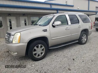 2007 Cadillac Escalade z VIN 1GYFK63827R193972, wystawiony jako Copart lot #53827835 z przebiegiem 204 845 mil mil oraz Szkody całkowita. Historia ofert i sprzedaży dostępna na DreamBid. Obrazek 1.