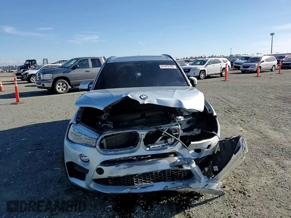 2017 BMW X5 M z VIN 5YMKT6C39H0X20537, wystawiony jako Copart lot #41470195 z przebiegiem 86 386 mil mil oraz Szkody całkowita. Historia ofert i sprzedaży dostępna na DreamBid. Obrazek 11.