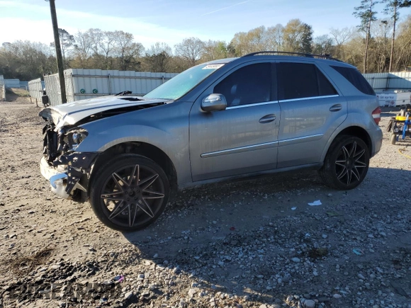 2010 Mercedes-Benz M 350 z VIN 4JGBB8GB5AA571659, wystawiony jako Copart lot #49449065 z przebiegiem 133 057 mil mil oraz Szkoda całkowita • Salvage title. Historia ofert i sprzedaży dostępna na DreamBid. Obrazek 1.